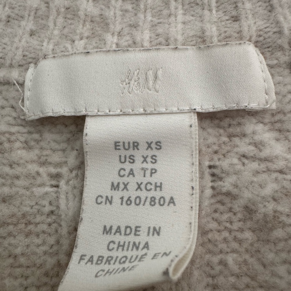 H&M Beige Cable Knit Sweater - Picture 4 of 4